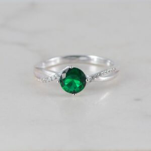 ANILLO SOLITARIO CRUZADO CIRCON VERDE